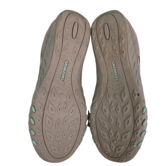 Skechers relaxed fit memory foam shoes, women's size 7, grey - Picture 5 of 9